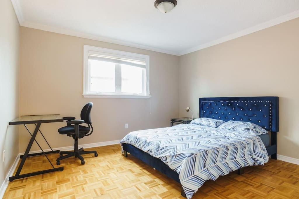 Beautiful Home 4 Bed, 3 Bath, Garage, Backyard! Mississauga Exterior photo