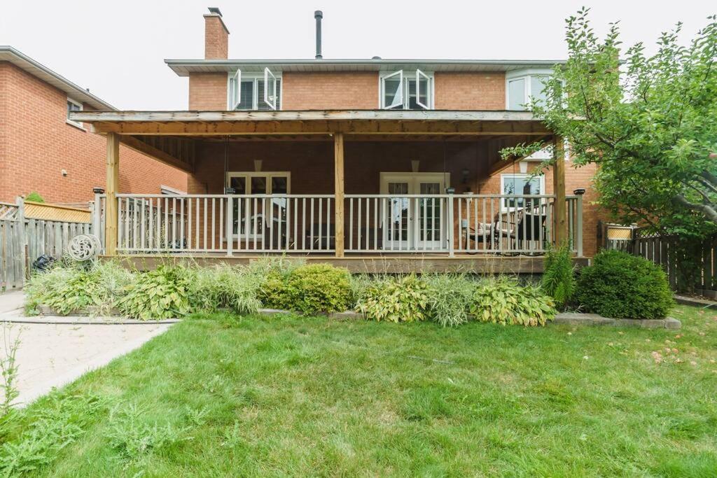 Beautiful Home 4 Bed, 3 Bath, Garage, Backyard! Mississauga Exterior photo